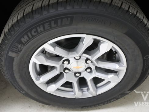 New 2026 Chevrolet Suburban LS RWD image 30
