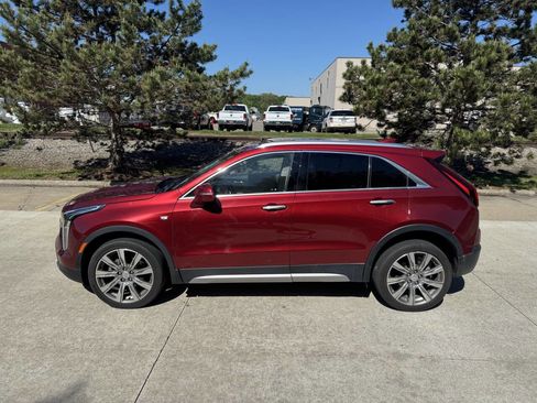 Used 2019 Cadillac XT4 Premium Luxury w/ Enhanced Visibility Package AWD/4WD image 3