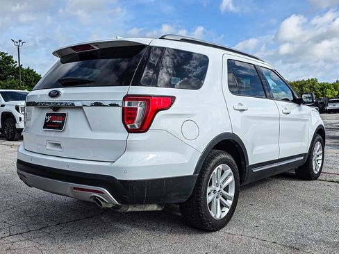 Used 2017 Ford Explorer XLT w/ Equipment Group 202A FWD image 6