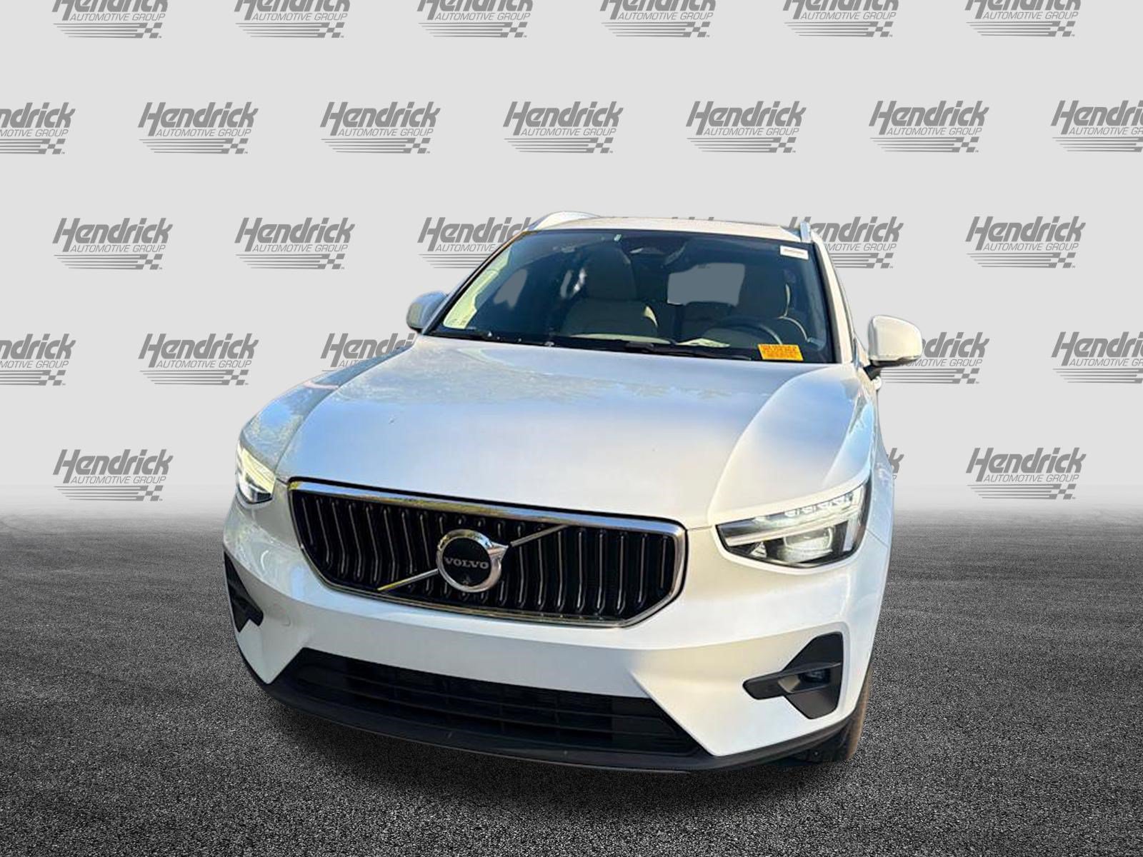 Used 2024 Volvo XC40 B5 Plus w/ Protection Package Premier AWD/4WD image 6