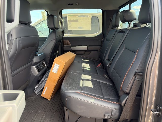 New 2027 Ford F450 Lariat w/ Lariat Ultimate Package AWD/4WD image 29