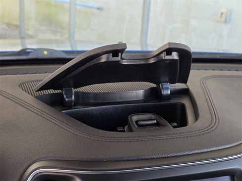 Used 2022 Jeep Cherokee Latitude w/ Sun & Sound Group image 14