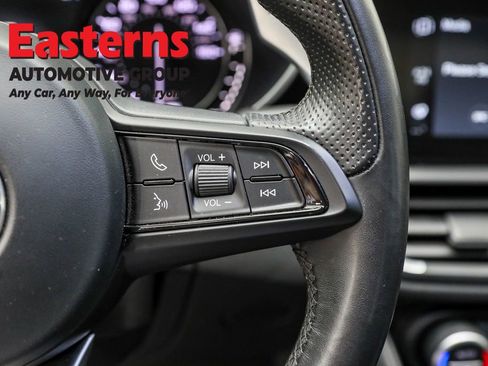 Used 2022 Alfa Romeo Giulia Sprint image 16