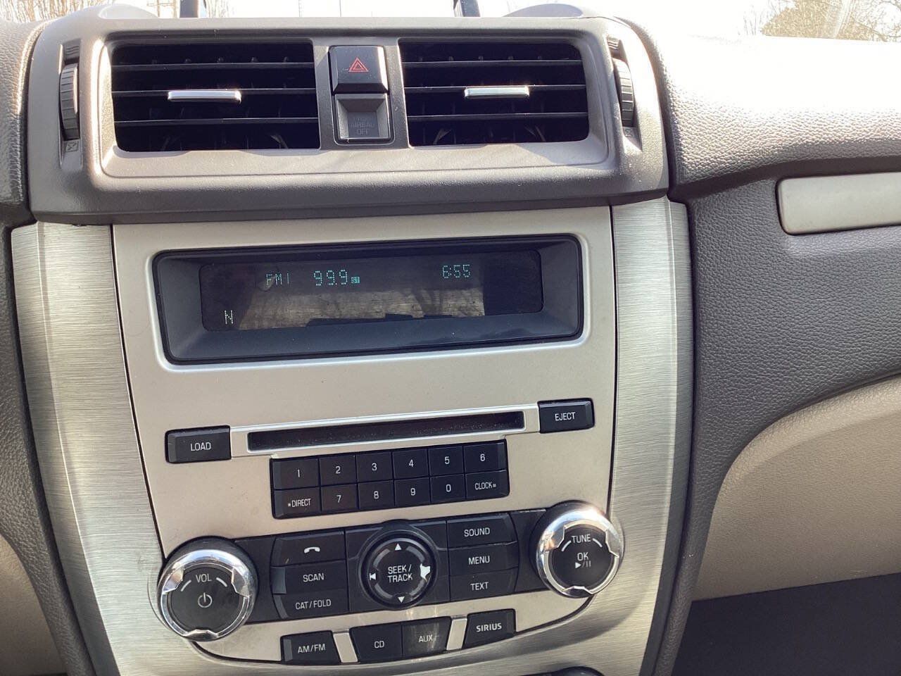 Used 2011 Ford Fusion SE w/ 202A Rapid Spec Order Code FWD image 9