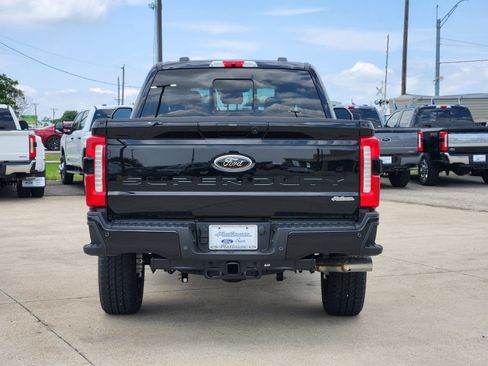 New 2026 Ford F250 Lariat w/ Black Appearance Package AWD/4WD image 8