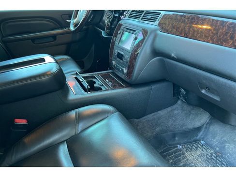 Used 2011 GMC Sierra 3500 Denali image 17