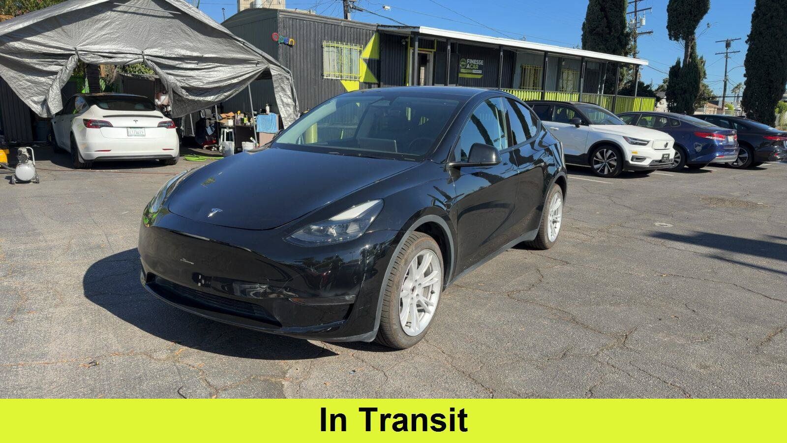 Used 2024 Tesla Model Y Long Range AWD/4WD image 1