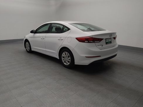 Used 2018 Hyundai Elantra SE FWD image 3