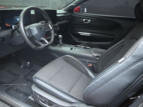 Used 2024 Ford Mustang Coupe image 12
