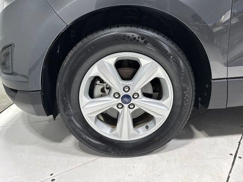 Used 2018 Ford Edge SE FWD image 5