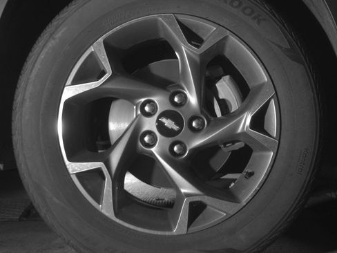 Used 2025 Chevrolet Trax LT FWD image 13