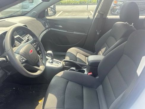 Used 2016 Chevrolet Cruze LT FWD image 8
