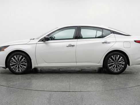 Used 2025 Nissan Altima 2.5 SV image 5