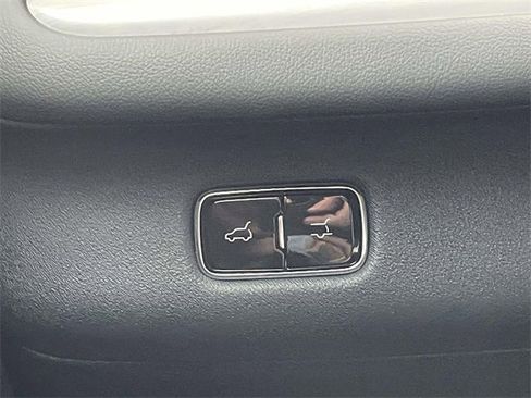 Used 2025 Lincoln Navigator Reserve w/ Jet Appearance Package image 16