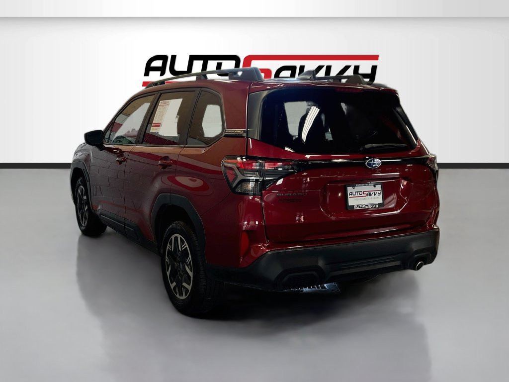 Used 2025 Subaru Forester Premium AWD/4WD image 5