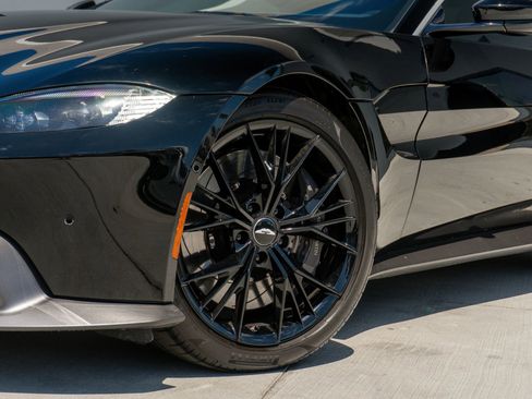 Used 2020 Aston Martin V8 Vantage Coupe RWD image 23