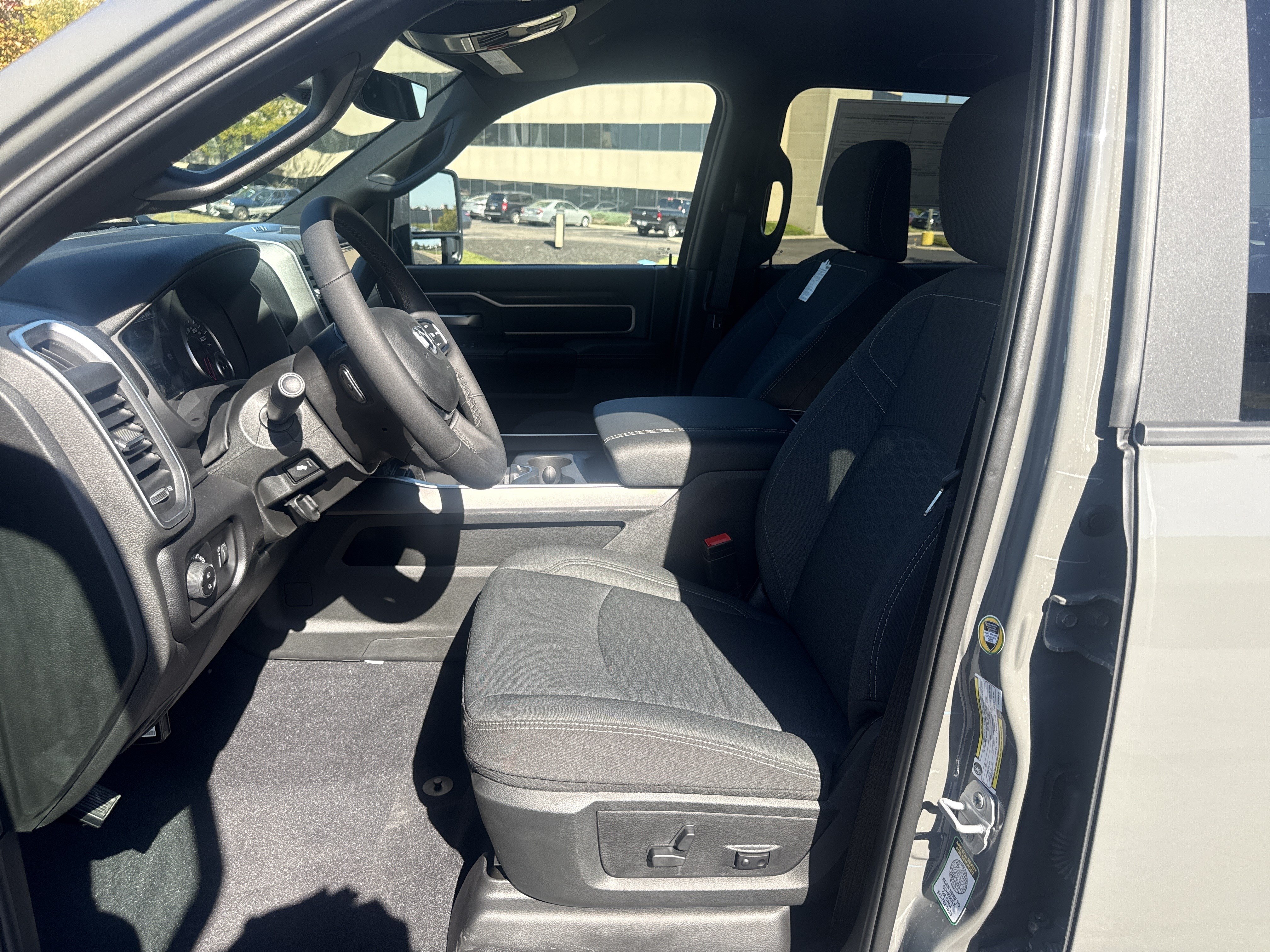 New 2027 RAM 3500 Big Horn AWD/4WD image 13