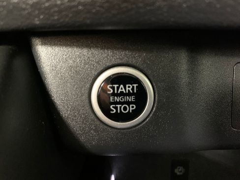 Used 2022 Nissan Rogue Platinum w/ Head-Up Display Package image 26