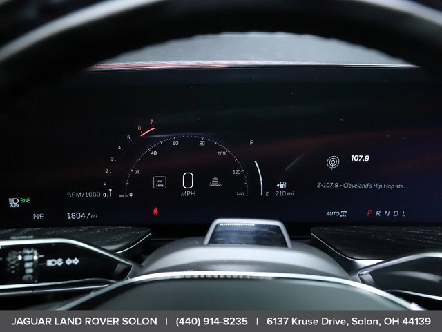Used 2025 Cadillac Escalade Premium Luxury AWD/4WD image 25