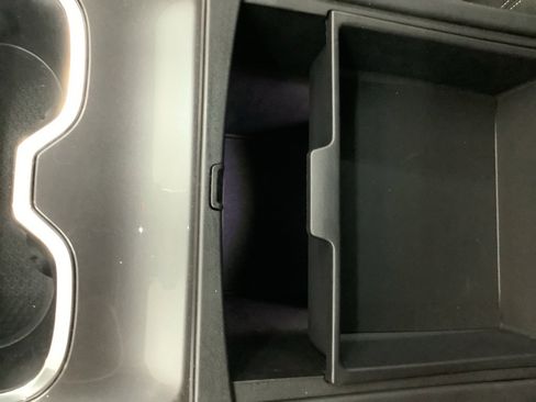 Used 2025 GMC Acadia Elevation image 24