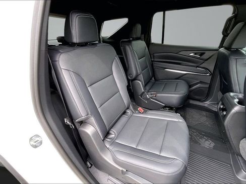 New 2026 Chevrolet Traverse LT FWD image 10