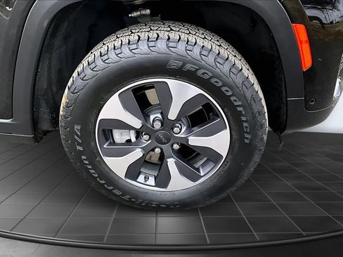 Used 2022 Jeep Grand Cherokee Limited 4xe w/ Luxury Tech Group II image 34