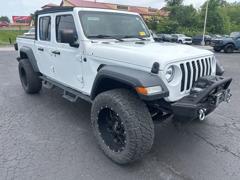 Used 2020 Jeep Gladiator Sport w/ Quick Order Package 24S AWD/4WD image 3