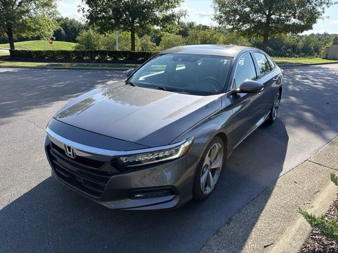 Used 2018 Honda Accord Touring image 1