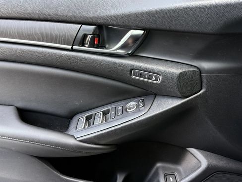 Used 2021 Honda Accord Touring image 14