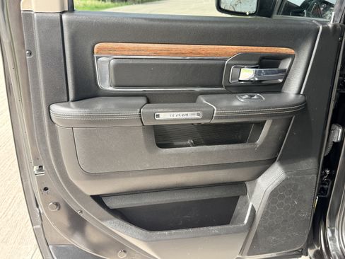 Used 2018 RAM 1500 Laramie RWD image 21