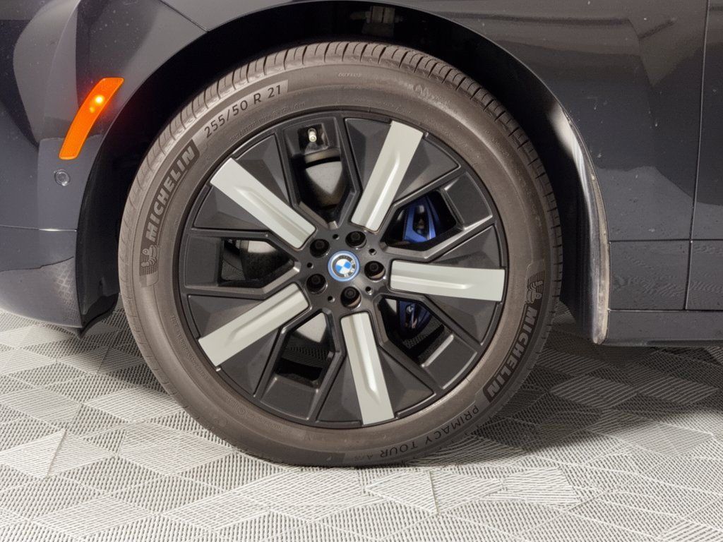 Certified 2024 BMW iX xDrive50 w/ Premium Package AWD/4WD image 13