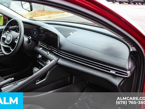 Used 2024 Hyundai Elantra SEL FWD image 22