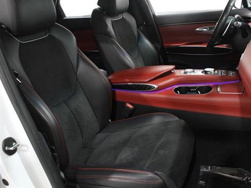 Used 2022 Genesis GV70 3.5T Sport w/ Sport Prestige Package image 17