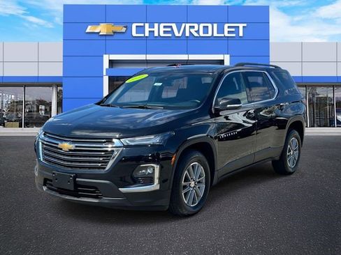 Certified 2023 Chevrolet Traverse LT image 2