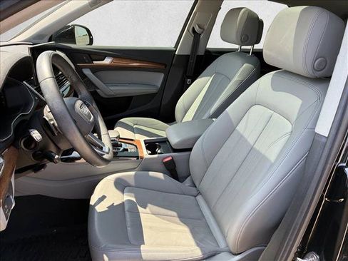 Used 2023 Audi Q5 2.0T Premium Plus w/ Premium Plus Package AWD/4WD image 12