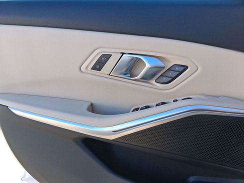 Used 2026 BMW 330i Sedan w/ Convenience Package image 10