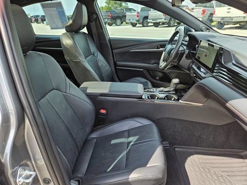 Used 2025 Toyota Camry XSE w/ Premium Plus Package AWD/4WD image 34