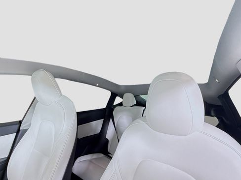 Used 2021 Tesla Model Y Long Range image 23