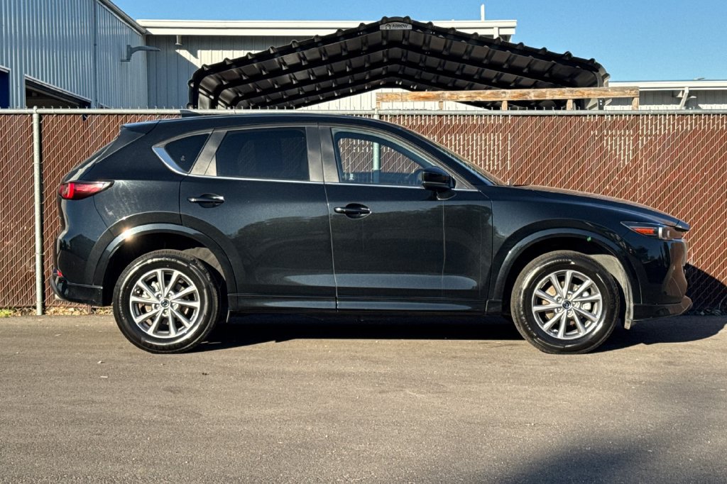 Used 2025 MAZDA CX-5 AWD 2.5 S w/ Preferred Package image 3
