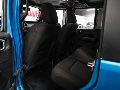 Used 2020 Jeep Wrangler Unlimited Sahara AWD/4WD image 36