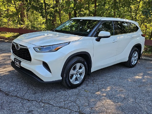 Used 2021 Toyota Highlander L AWD/4WD image 4