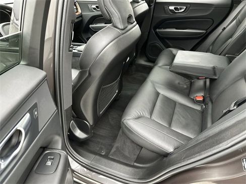 Certified 2023 Volvo XC60 B5 Plus w/ Climate Package image 23