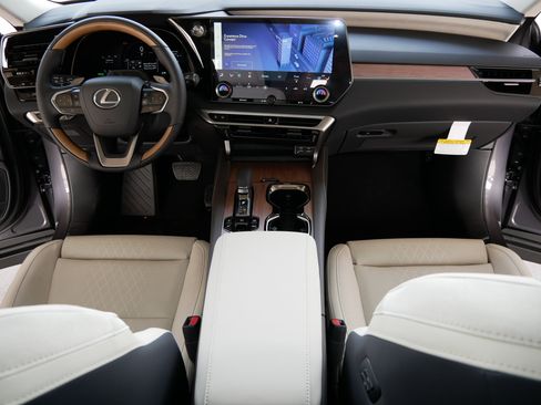 New 2026 Lexus RX 450h AWD image 12