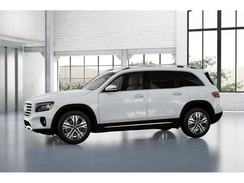 Certified 2025 Mercedes-Benz GLB 250 4MATIC image 36