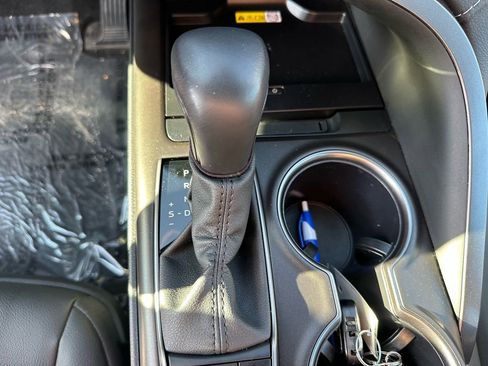 Used 2024 Toyota Camry SE image 38