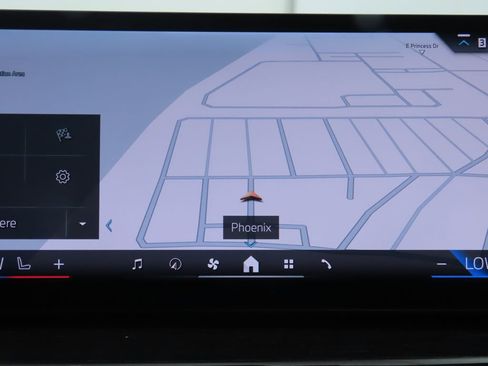 Used 2026 BMW X5 sDrive40i w/ M Sport Package image 17