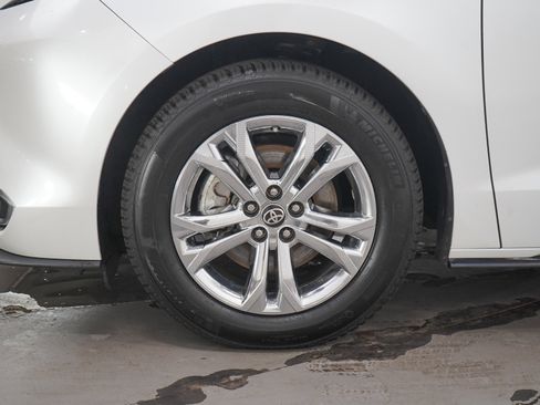 Used 2023 Toyota Sienna Platinum AWD/4WD image 32