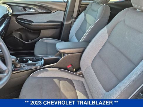 Used 2023 Chevrolet TrailBlazer LT w/ Convenience Package AWD/4WD image 14