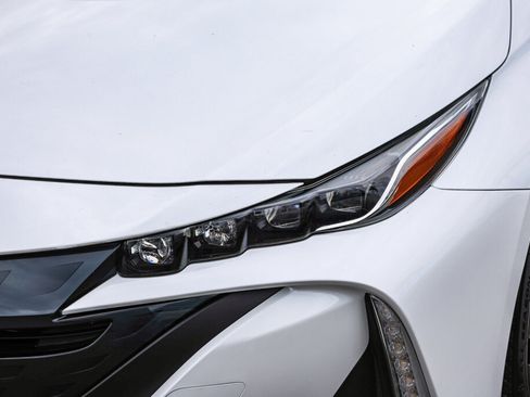 Certified 2021 Toyota Prius Prime XLE FWD image 23