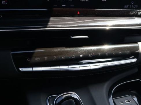 Used 2024 Cadillac Escalade ESV Sport AWD/4WD image 14